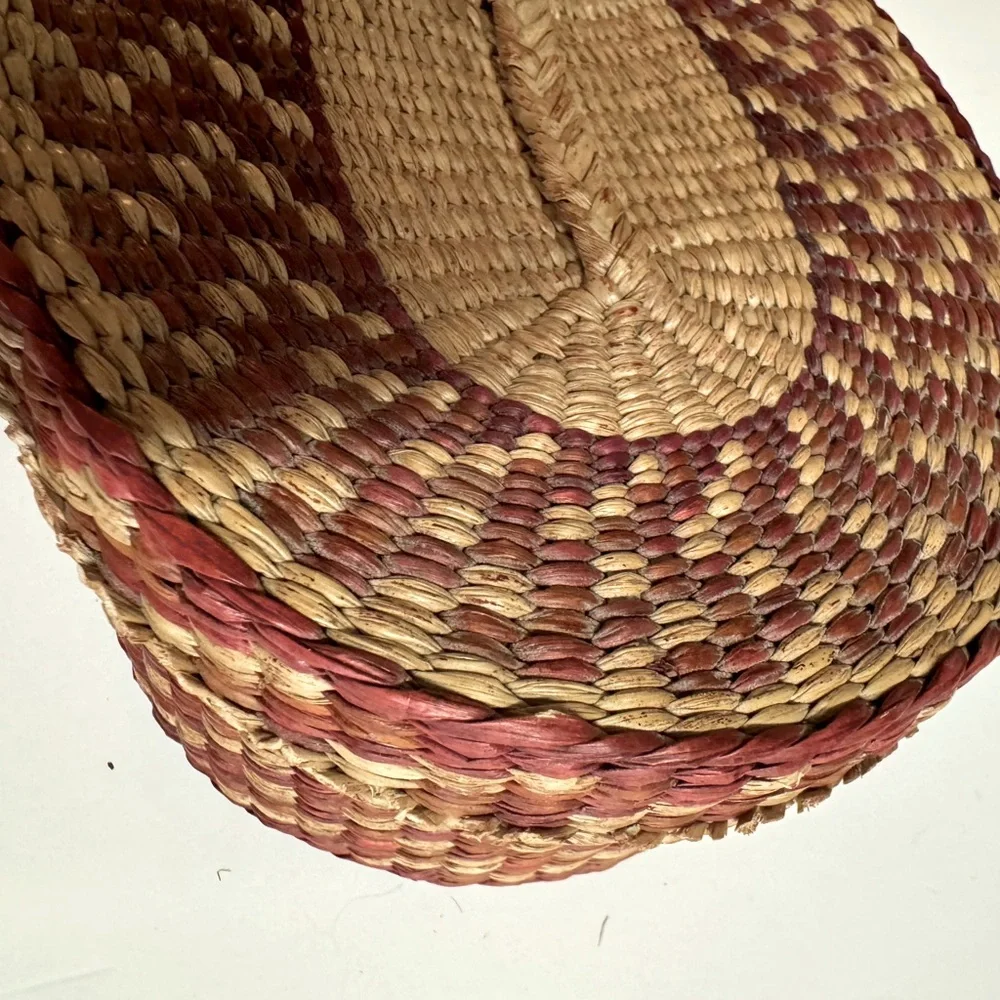 2PC Vtg 70s Finely Handwoven oval nesting baskets.Beautiful neutral tones.